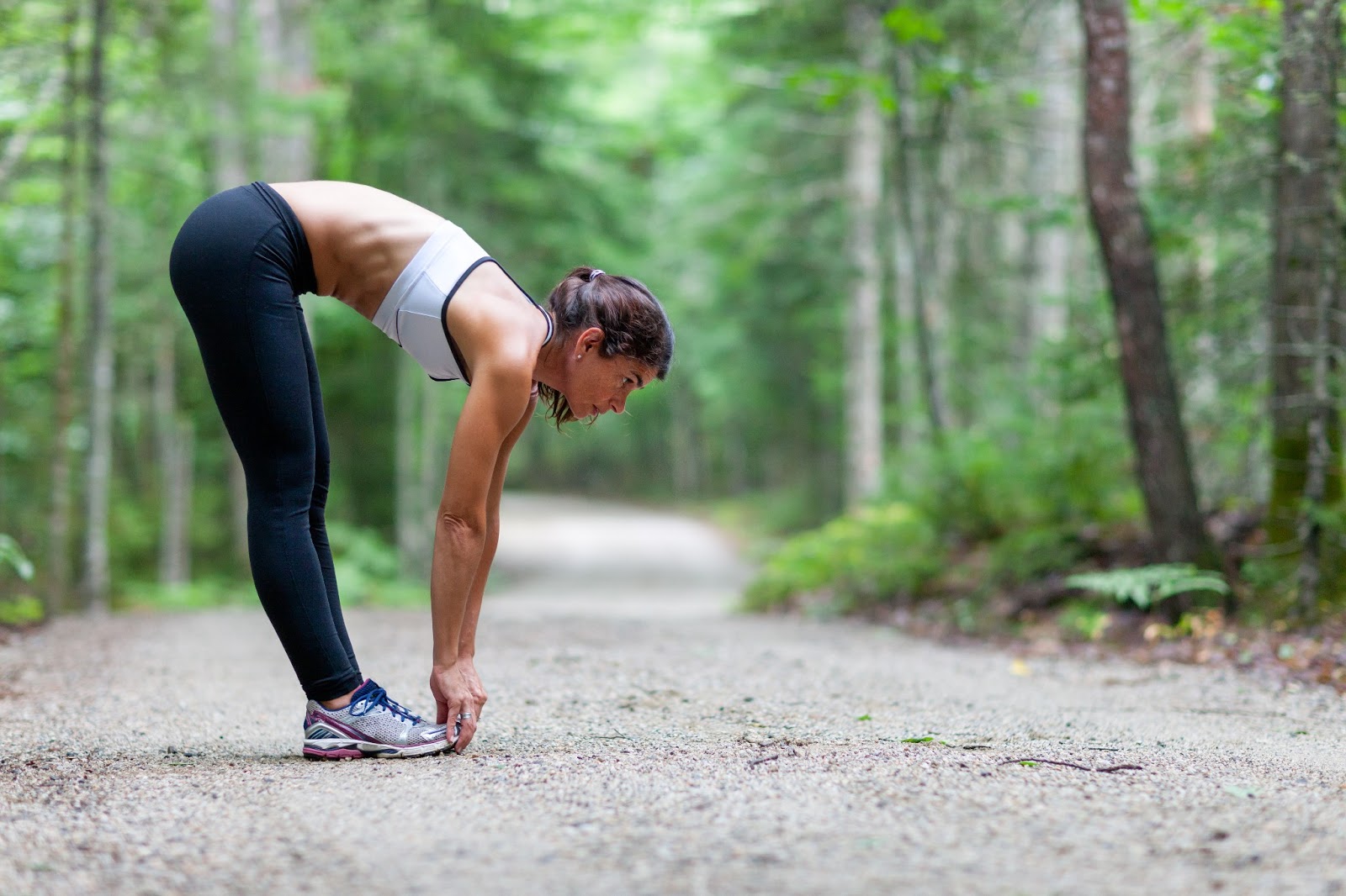 esercizio stretching riscaldamento