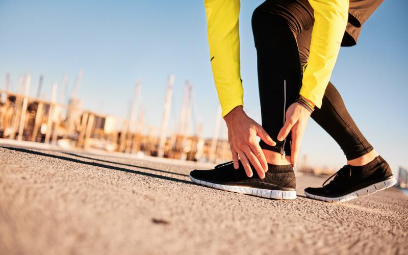 Runner accusa dolore al tendine d'Achille